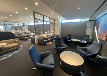 tampa airport lounges