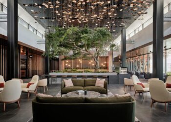 Yosemite Airport Lounge