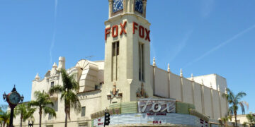 Hotels near Bakersfield Airport