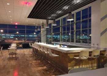san diego airport lounges