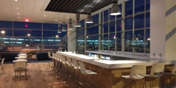 san diego airport lounges